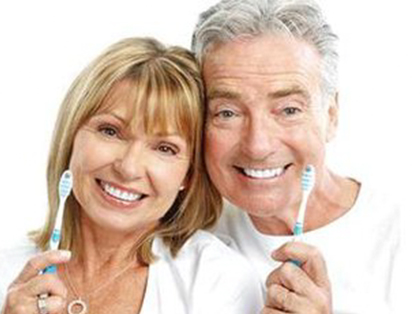 <b>怎么预防老年人的牙周病？</b>
